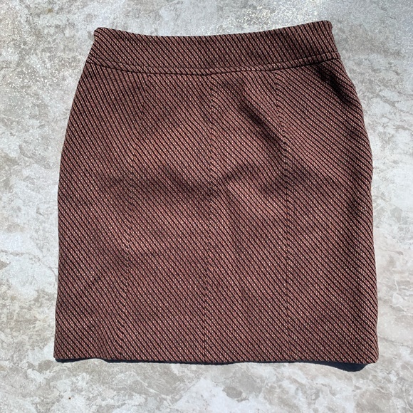 Ann Taylor skirt 2 petite - Picture 3 of 4